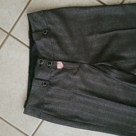 White House Black Market Size 8R, like new, cleaned grey black patterned trouser - Picture 4 of 6